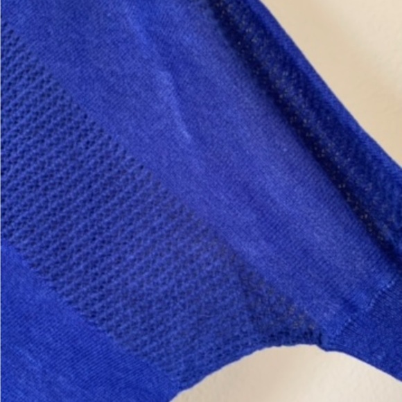 Mossimo Cobalt Blue Vneck Light Sweater SIZE S - Picture 8 of 10